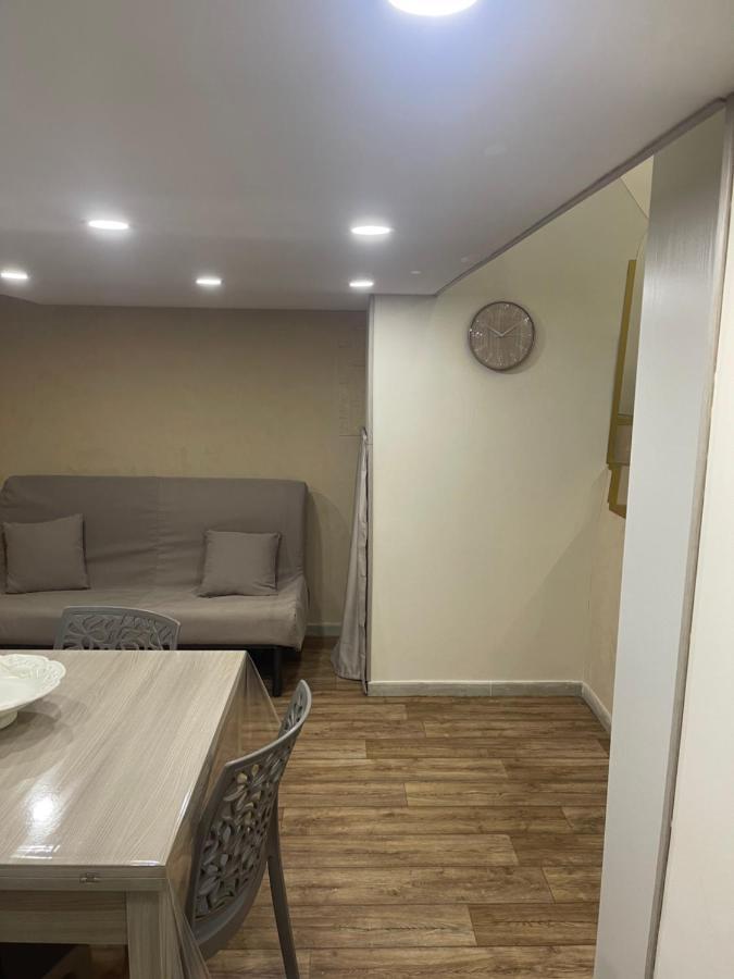 E&g House
